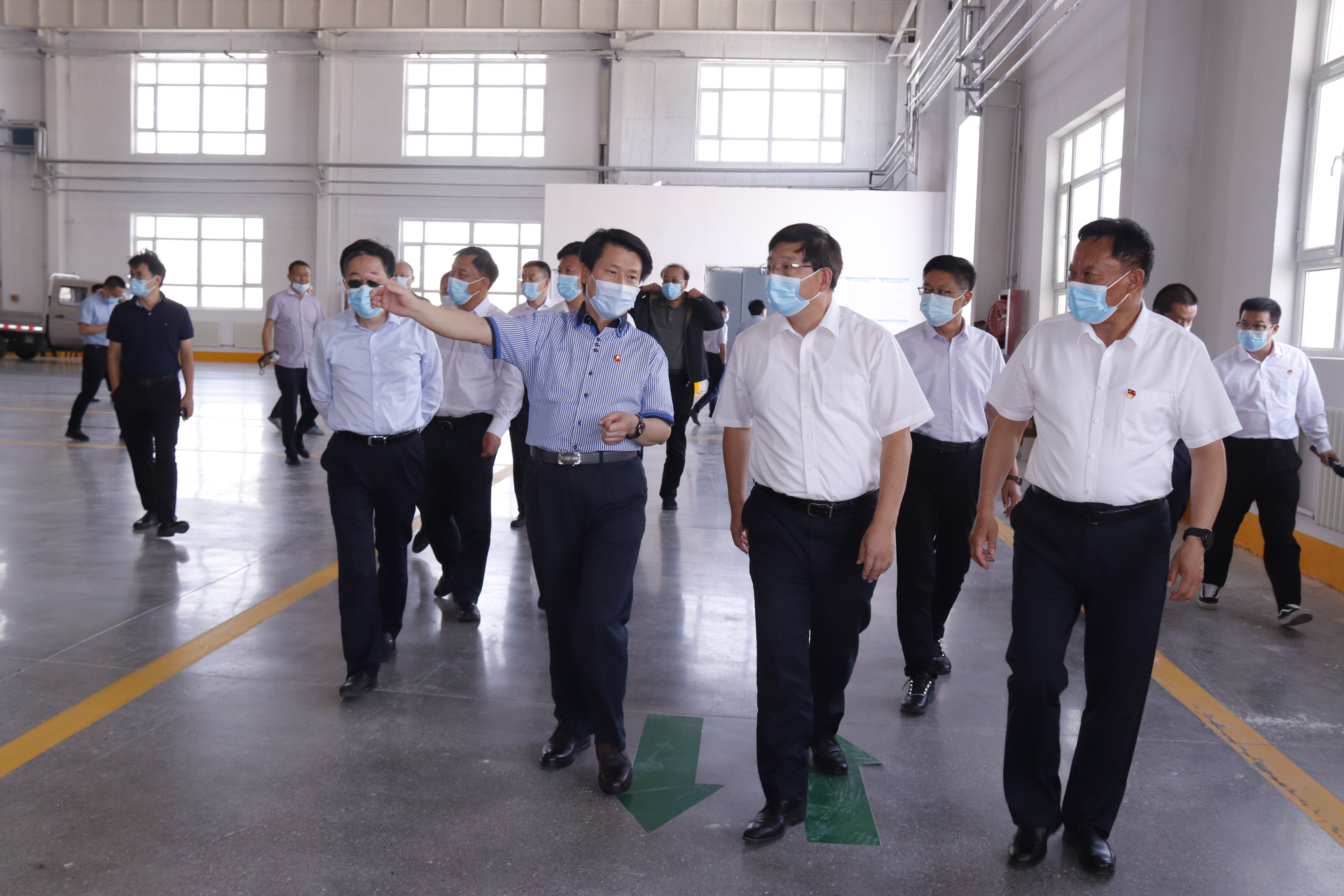 国家发改委副主任胡祖才莅临新疆57365z线路检测中心汽车公司考察调研